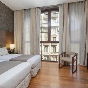 Colonial Hotel
